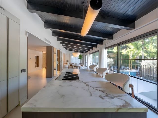 5 slaapkamer Villa te koop in Nueva Andalucia, Marbella met zwembad garage - € 4.850.000 (Ref: 8798317)