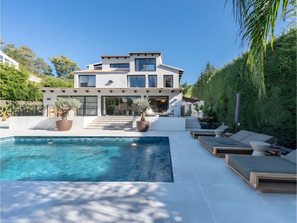 5 slaapkamer Villa te koop in Nueva Andalucia met zwembad garage - € 4.850.000 (Ref: 8798317)