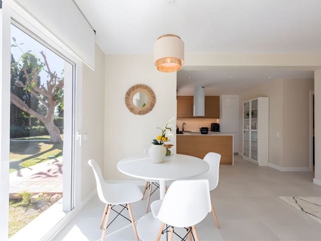 2 chambre Appartement à vendre à Nueva Andalucia, Marbella avec piscine garage - 549 000 € (Ref: 8805632)