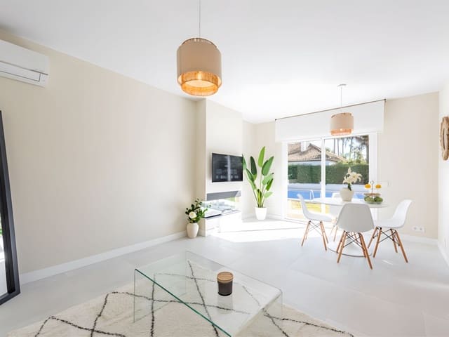 2 chambre Appartement à vendre à Nueva Andalucia, Marbella avec piscine garage - 549 000 € (Ref: 8805632)