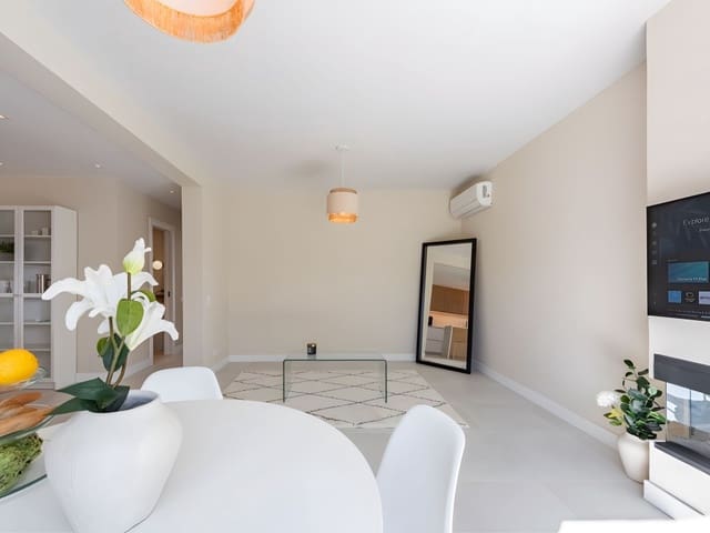 2 chambre Appartement à vendre à Nueva Andalucia, Marbella avec piscine garage - 549 000 € (Ref: 8805632)