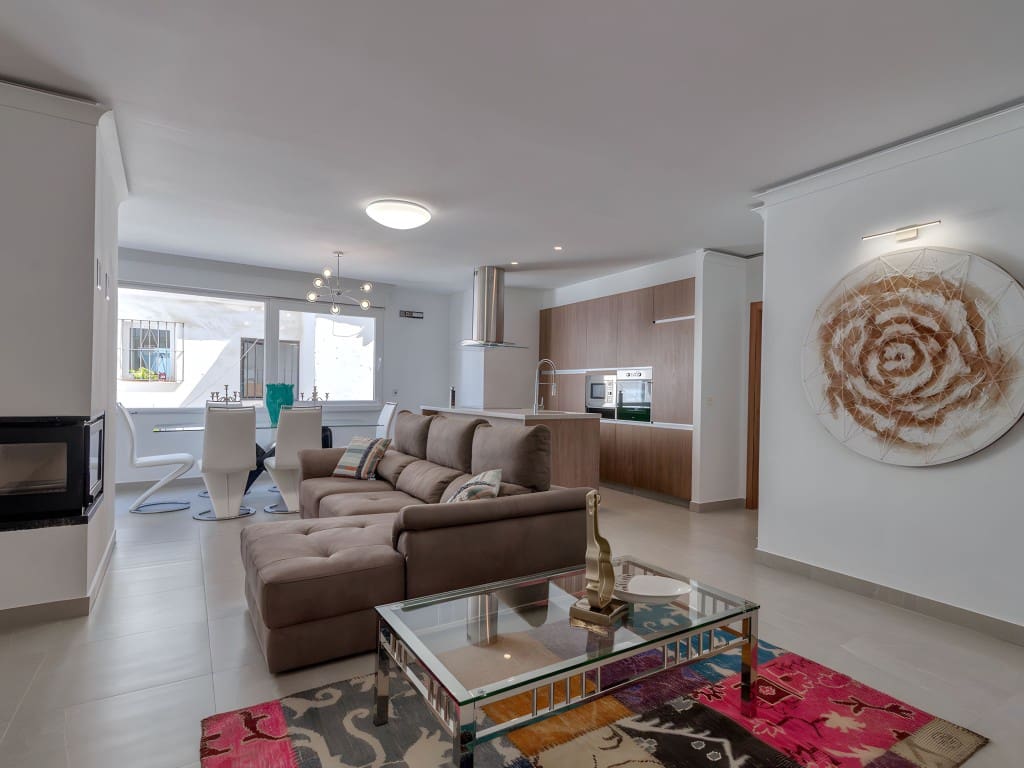 3 bedroom Apartment for sale in Puerto Banus with garage - € 750,000 (Ref: 8812191)