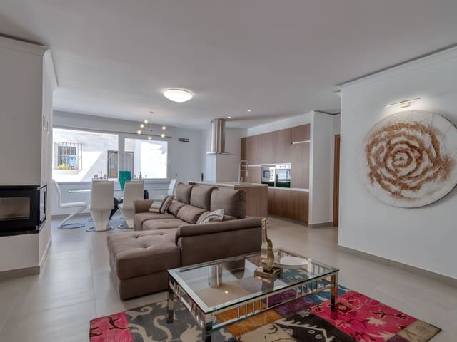 3 soveværelse Lejlighed til salg i Puerto Banus, Marbella med garage - € 750.000 (Ref: 8812191)