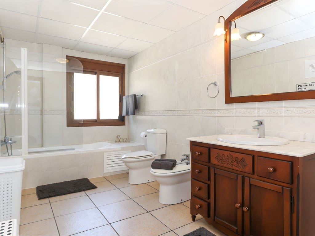 4 soveværelse Finca/Landehus til salg i Alozaina med swimmingpool garage - € 690.000 (Ref: 8826986)