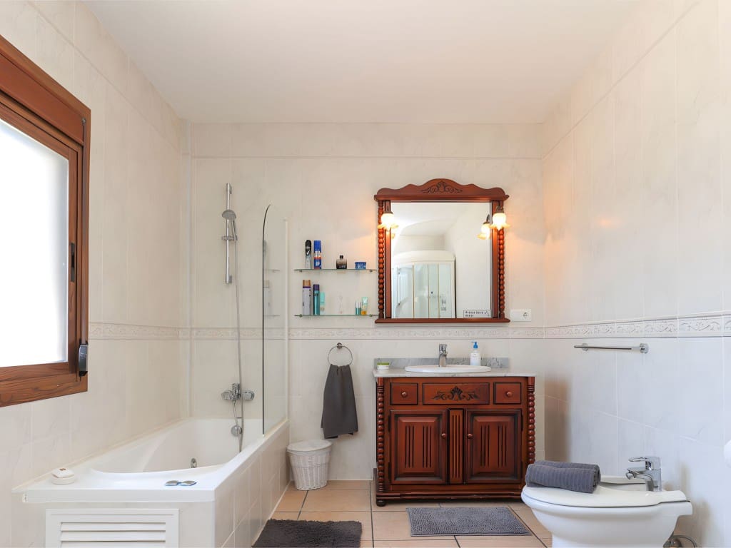 4 soveværelse Finca/Landehus til salg i Alozaina med swimmingpool garage - € 690.000 (Ref: 8826986)