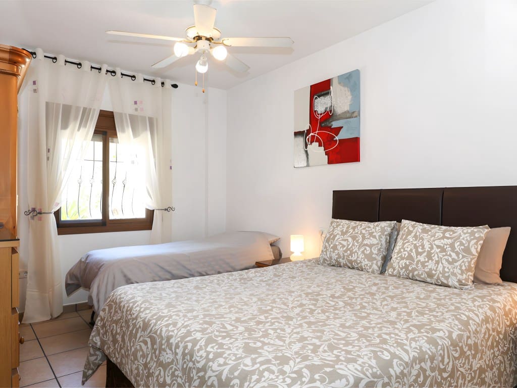 4 soveværelse Finca/Landehus til salg i Alozaina med swimmingpool garage - € 690.000 (Ref: 8826986)