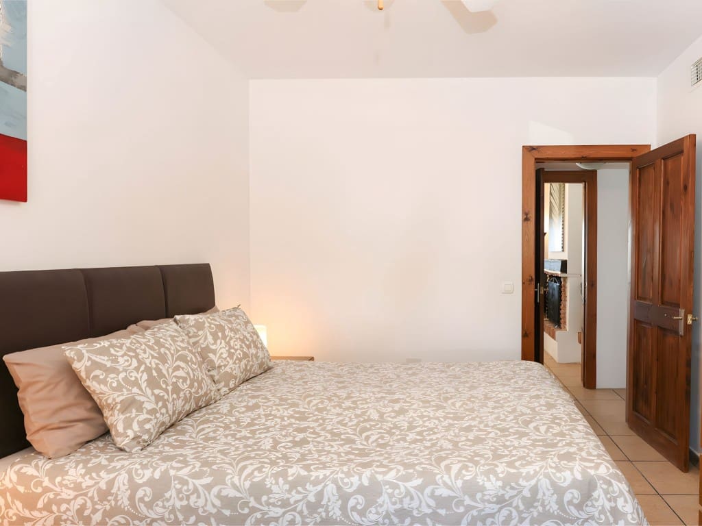 4 soveværelse Finca/Landehus til salg i Alozaina med swimmingpool garage - € 690.000 (Ref: 8826986)