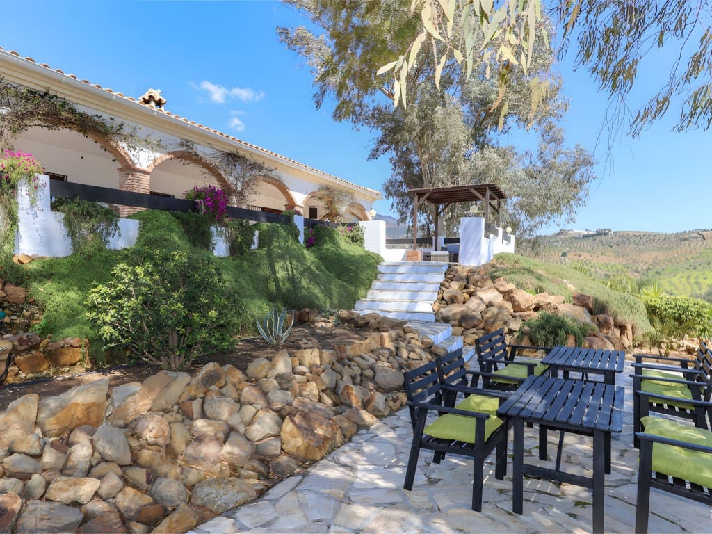 4 soveværelse Finca/Landehus til salg i Alozaina med swimmingpool garage - € 690.000 (Ref: 8826986)