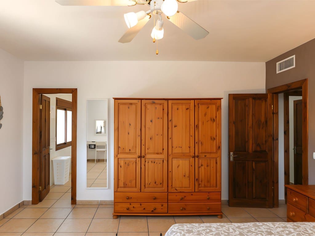 4 soveværelse Finca/Landehus til salg i Alozaina med swimmingpool garage - € 690.000 (Ref: 8826986)