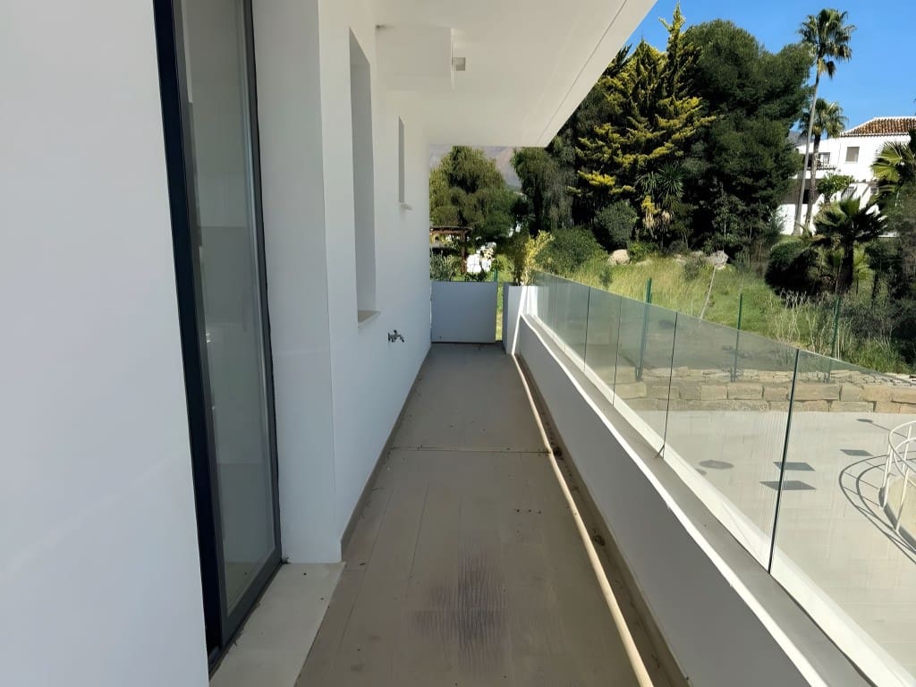 2 Zimmer Apartment zu verkaufen in Estepona mit Pool Garage - 459.000 € (Ref: 8834165)