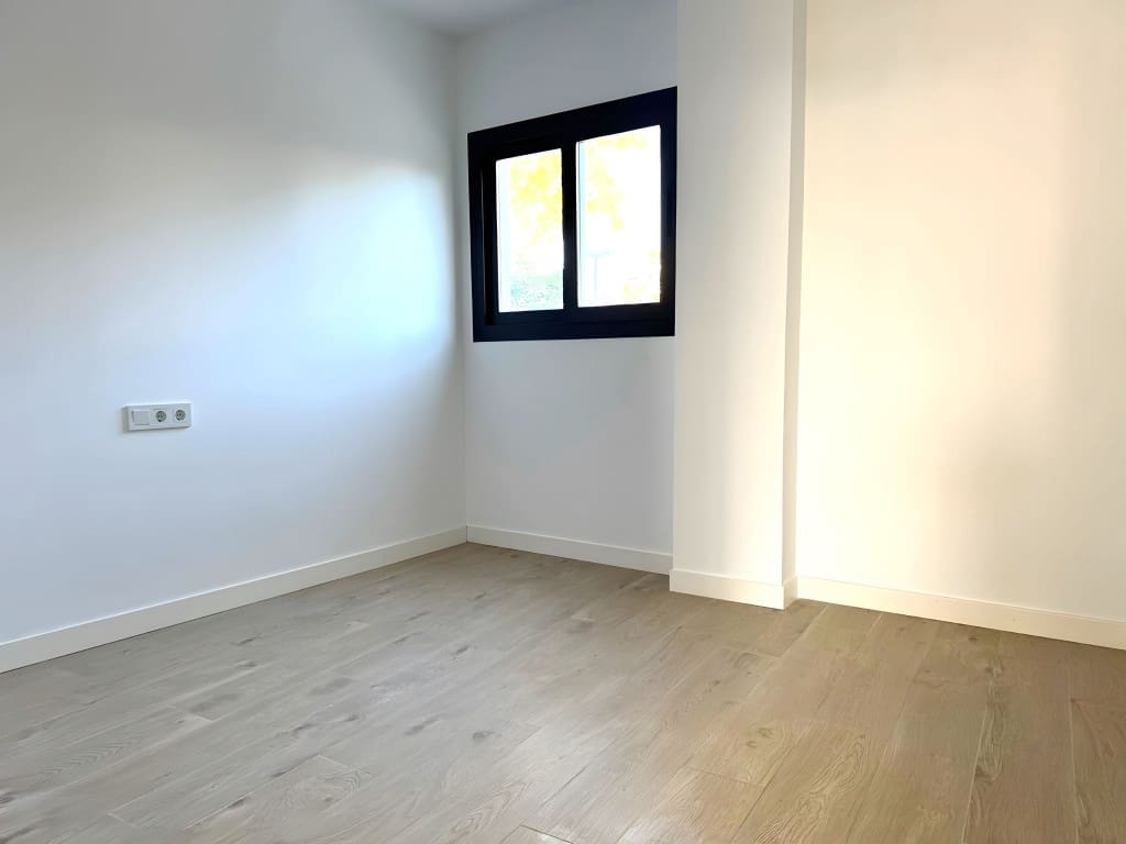 2 Zimmer Apartment zu verkaufen in Estepona mit Pool Garage - 459.000 € (Ref: 8834165)