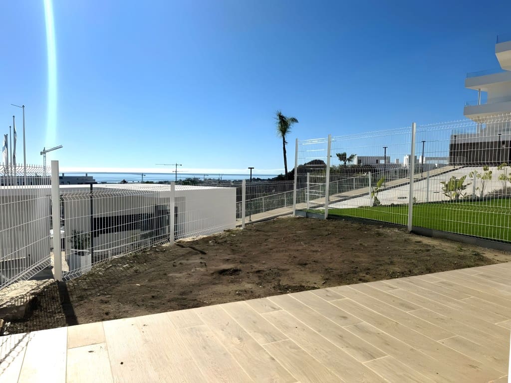 2 Zimmer Apartment zu verkaufen in Estepona mit Pool Garage - 459.000 € (Ref: 8834165)