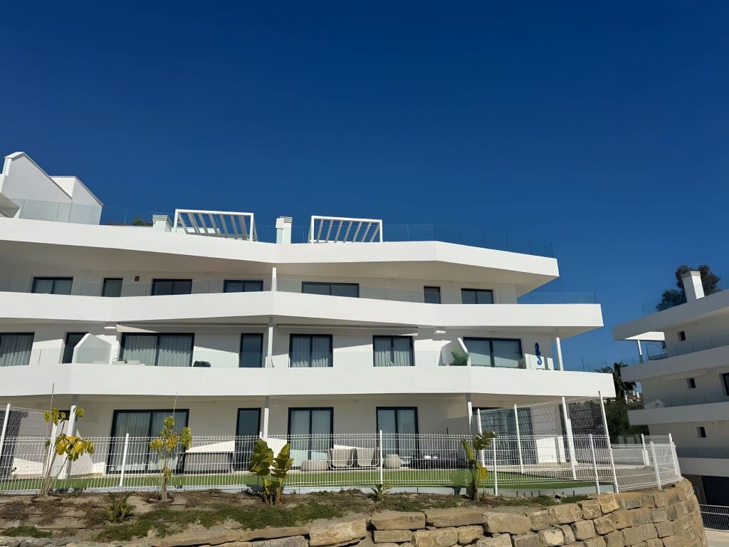 2 Zimmer Apartment zu verkaufen in Estepona mit Pool Garage - 459.000 € (Ref: 8834165)