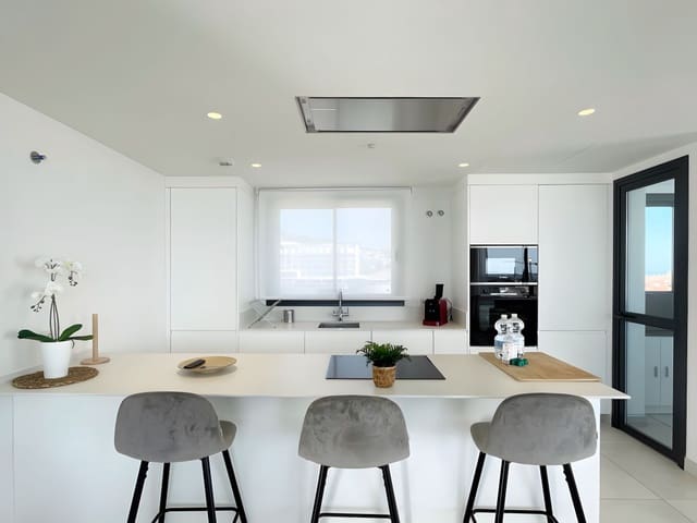 Ático de 3 habitaciones en Fuengirola en venta con piscina garaje - 1.500.000 € (Ref: 8838285)