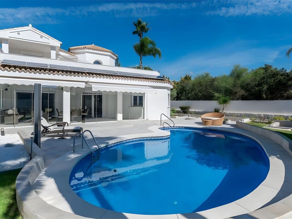 4 soveværelse Villa til salg i Marbesa med swimmingpool garage - € 3.899.999 (Ref: 8845365)