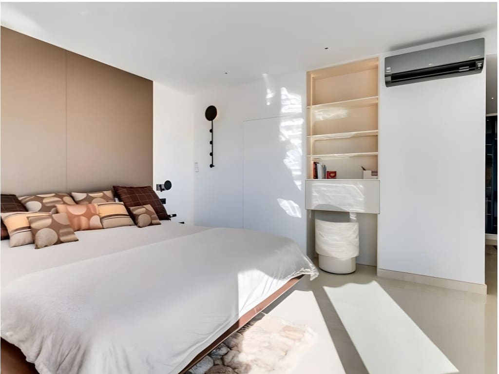 4 soveværelse Villa til salg i Marbesa med swimmingpool garage - € 3.899.999 (Ref: 8845365)