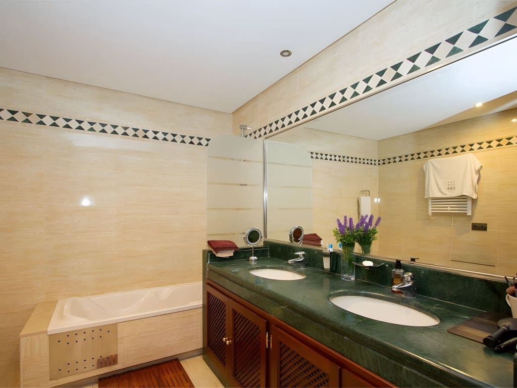 3 slaapkamer Appartement te koop in La Mairena met zwembad garage - € 465.000 (Ref: 8848847)