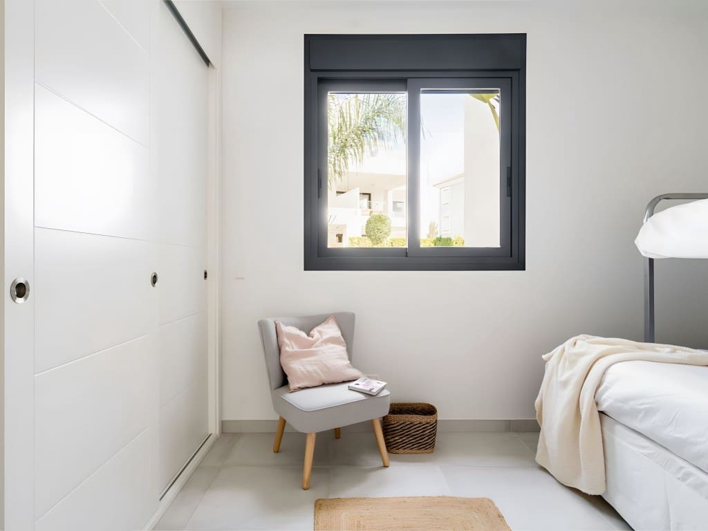 2 slaapkamer Appartement te koop in El Paraiso met zwembad garage - € 570.000 (Ref: 8848848)