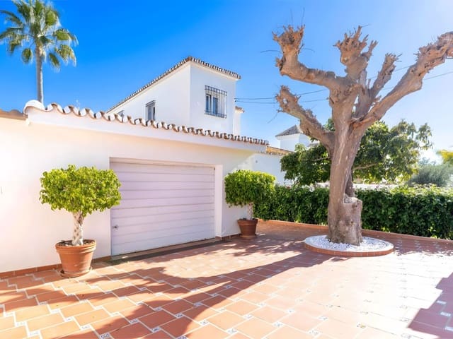 4 Zimmer Villa zu verkaufen in San Pedro de Alcantara, Marbella mit Pool Garage - 1.850.000 € (Ref: 8851405)