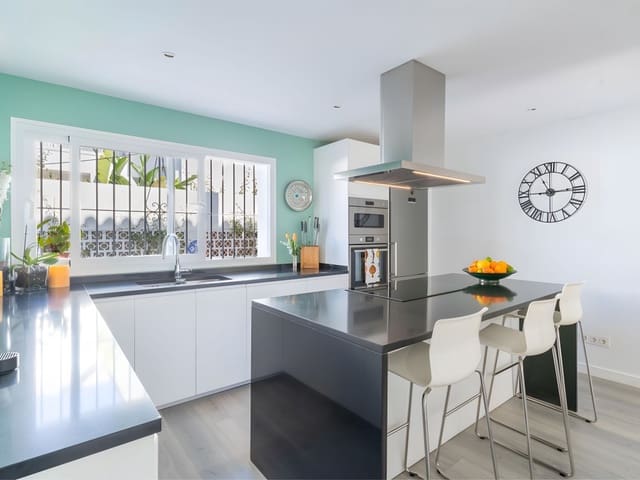 4 Zimmer Villa zu verkaufen in San Pedro de Alcantara, Marbella mit Pool Garage - 1.850.000 € (Ref: 8851405)