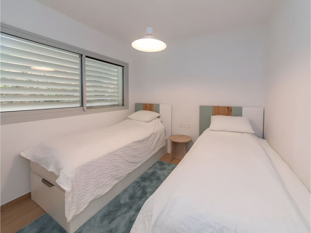 2 soveværelse Lejlighed til salg i Carvajal med swimmingpool garage - € 650.000 (Ref: 8881383)