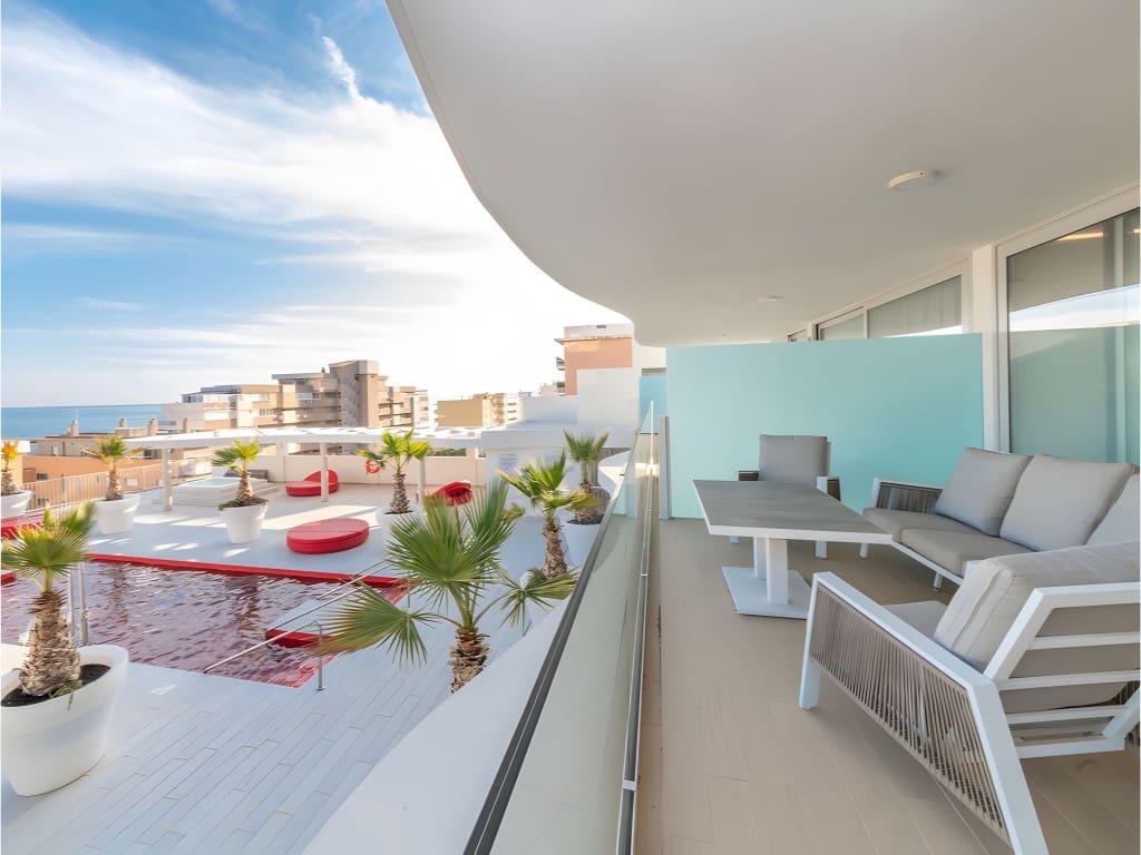 2 soveværelse Lejlighed til salg i Carvajal med swimmingpool garage - € 650.000 (Ref: 8881383)