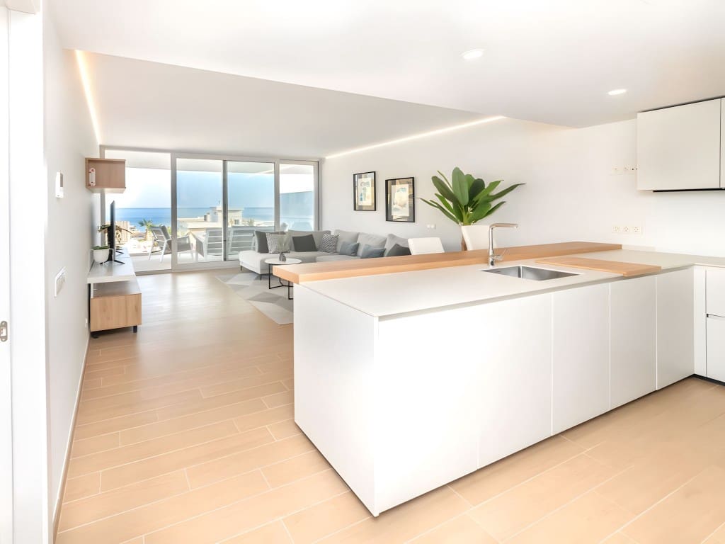 2 soveværelse Lejlighed til salg i Carvajal med swimmingpool garage - € 650.000 (Ref: 8881383)