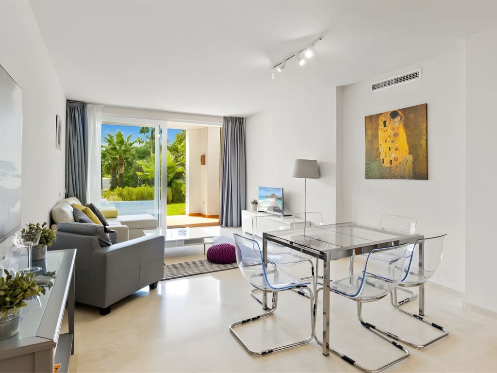 2 Zimmer Apartment zu verkaufen in Estepona mit Pool Garage - 390.000 € (Ref: 8881384)