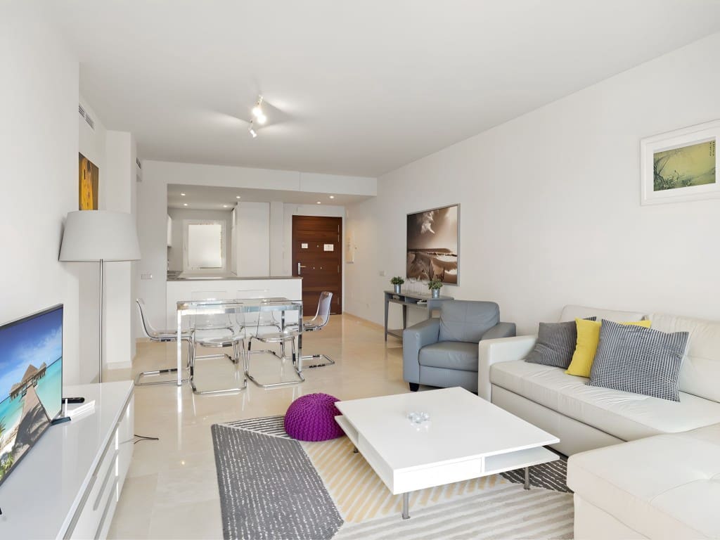 2 Zimmer Apartment zu verkaufen in Estepona mit Pool Garage - 390.000 € (Ref: 8881384)