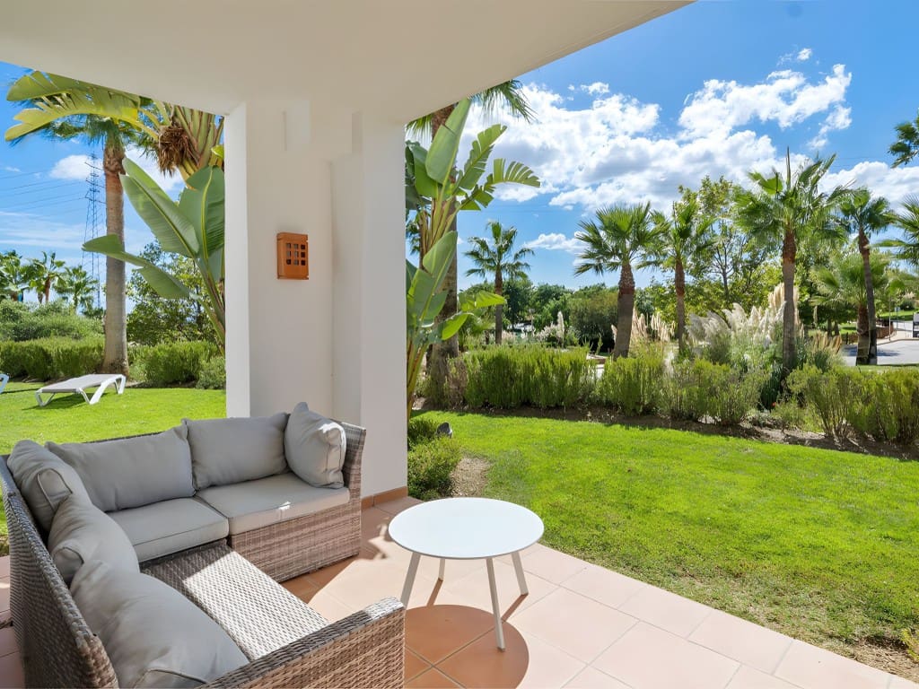 2 Zimmer Apartment zu verkaufen in Estepona mit Pool Garage - 390.000 € (Ref: 8881384)