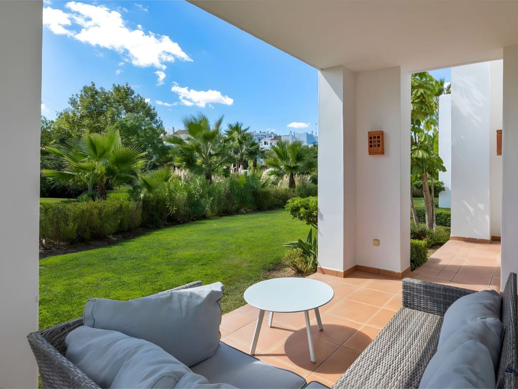 2 Zimmer Apartment zu verkaufen in Estepona mit Pool Garage - 390.000 € (Ref: 8881384)