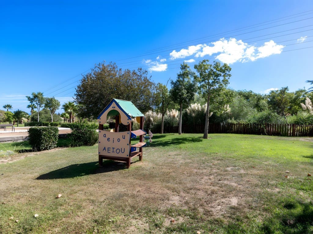 2 Zimmer Apartment zu verkaufen in Estepona mit Pool Garage - 390.000 € (Ref: 8881384)