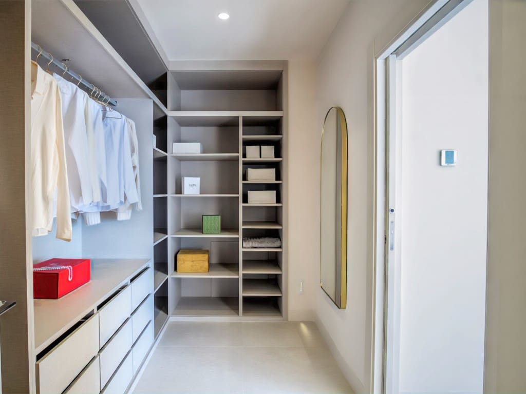 4 bedroom Villa for sale in Estepona with pool garage - € 4,500,000 (Ref: 8883983)