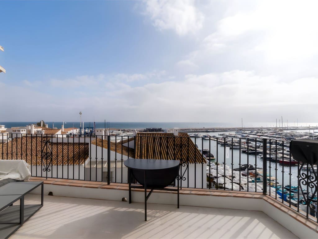 2 soveværelse Penthouse til salg i Puerto Banus med garage - € 1.395.000 (Ref: 8887804)
