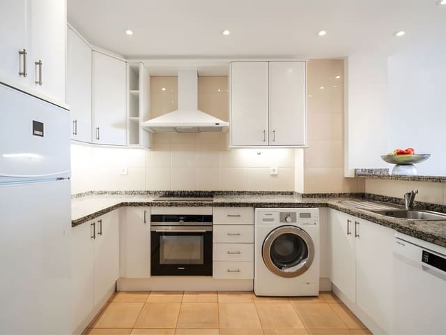 2 chambre Appartement à vendre à Elviria, Marbella avec piscine garage - 549 000 € (Ref: 8905226)