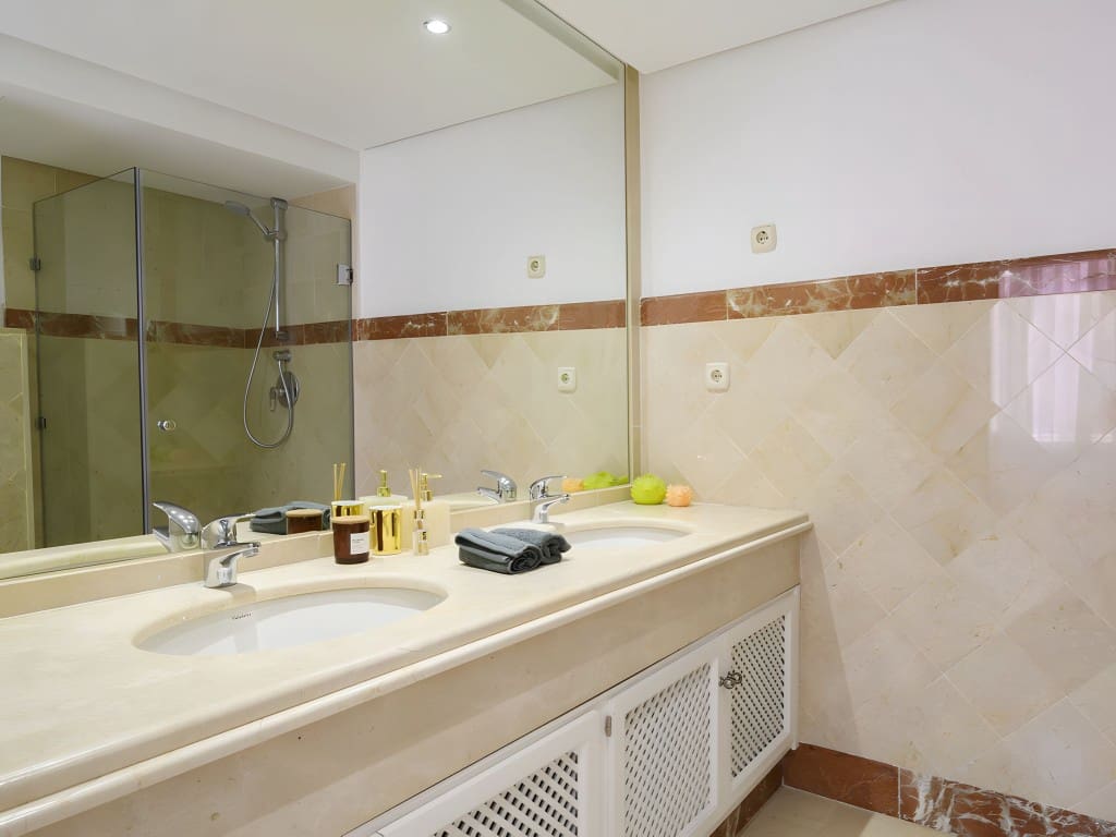 3 chambre Penthouse à vendre à New Golden Mile avec piscine garage - 1 795 000 € (Ref: 8921237)