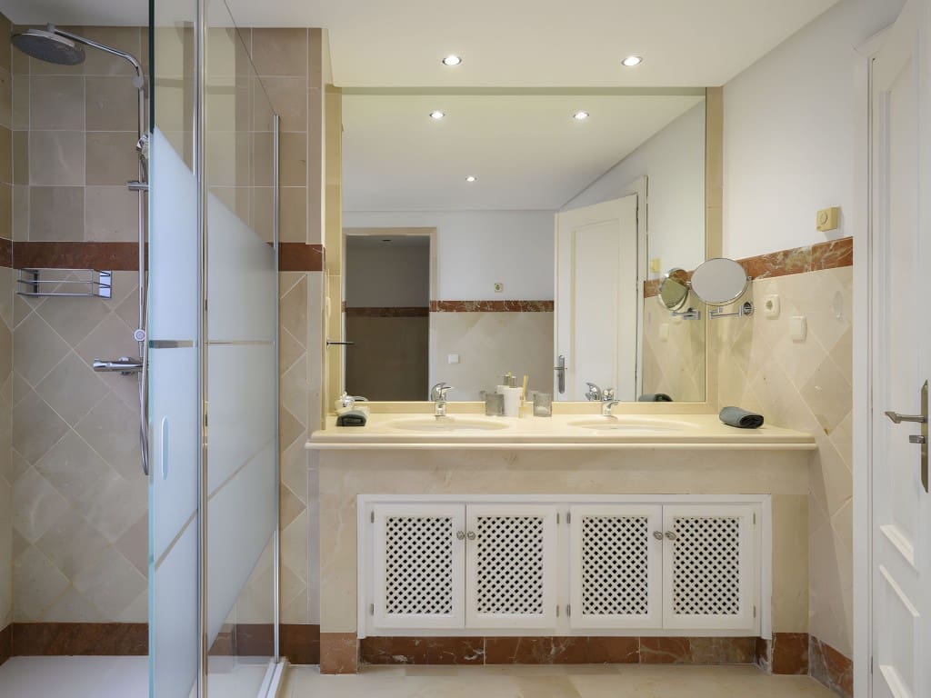 3 chambre Penthouse à vendre à New Golden Mile avec piscine garage - 1 795 000 € (Ref: 8921237)