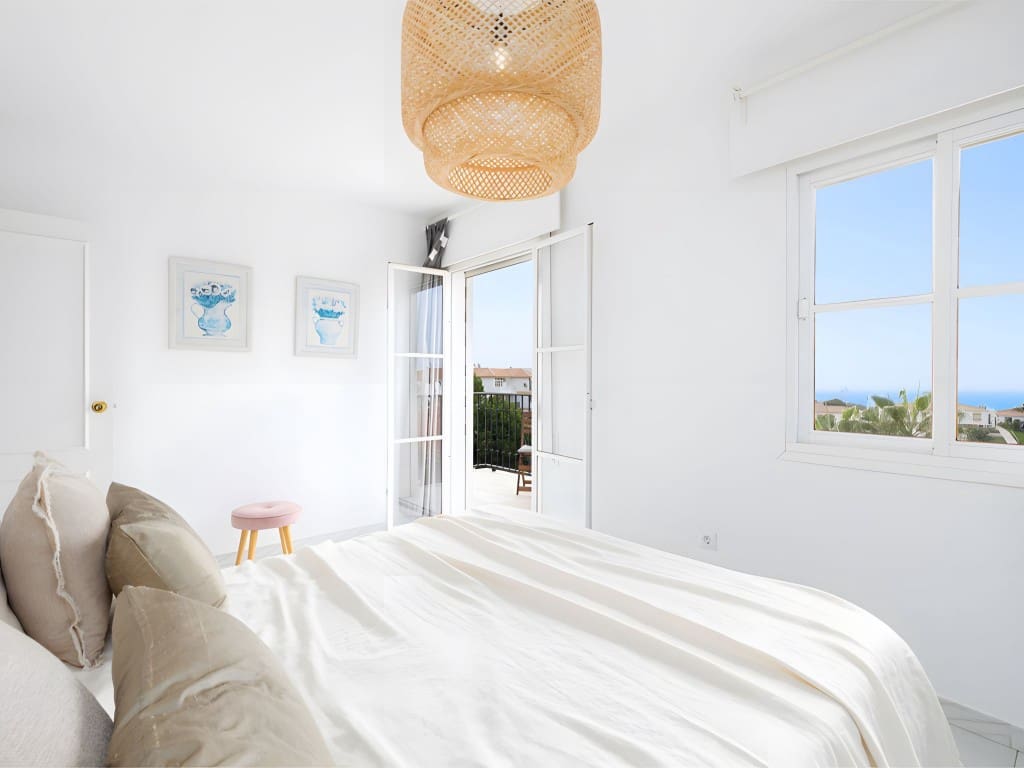 3 slaapkamer Penthouse te koop in Mijas Costa met zwembad - € 390.000 (Ref: 8930324)