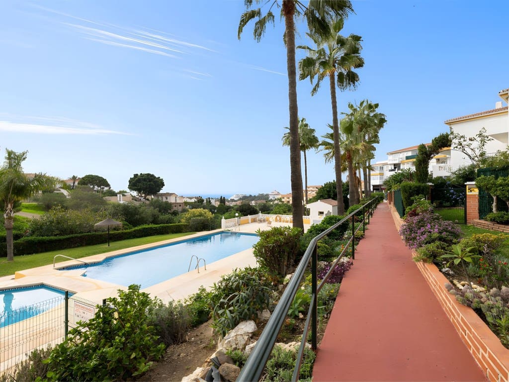 3 slaapkamer Penthouse te koop in Mijas Costa met zwembad - € 390.000 (Ref: 8930324)