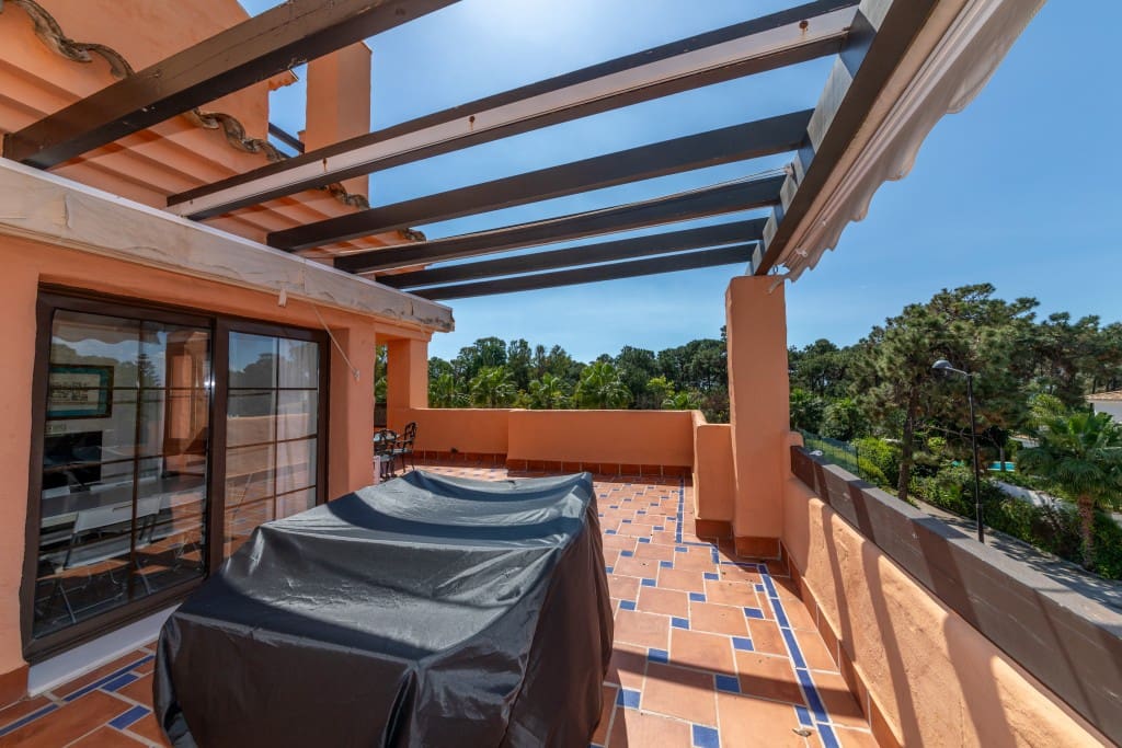 5 soveværelse Penthouse til leje i New Golden Mile med swimmingpool garage - € 3.000 (Ref: 8932067)