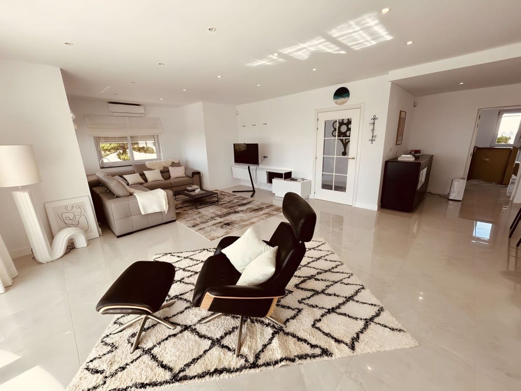 4 chambre Villa/Maison à vendre à La Duquesa / Puerto de la Duquesa avec piscine garage - 1 100 000 € (Ref: 8934985)