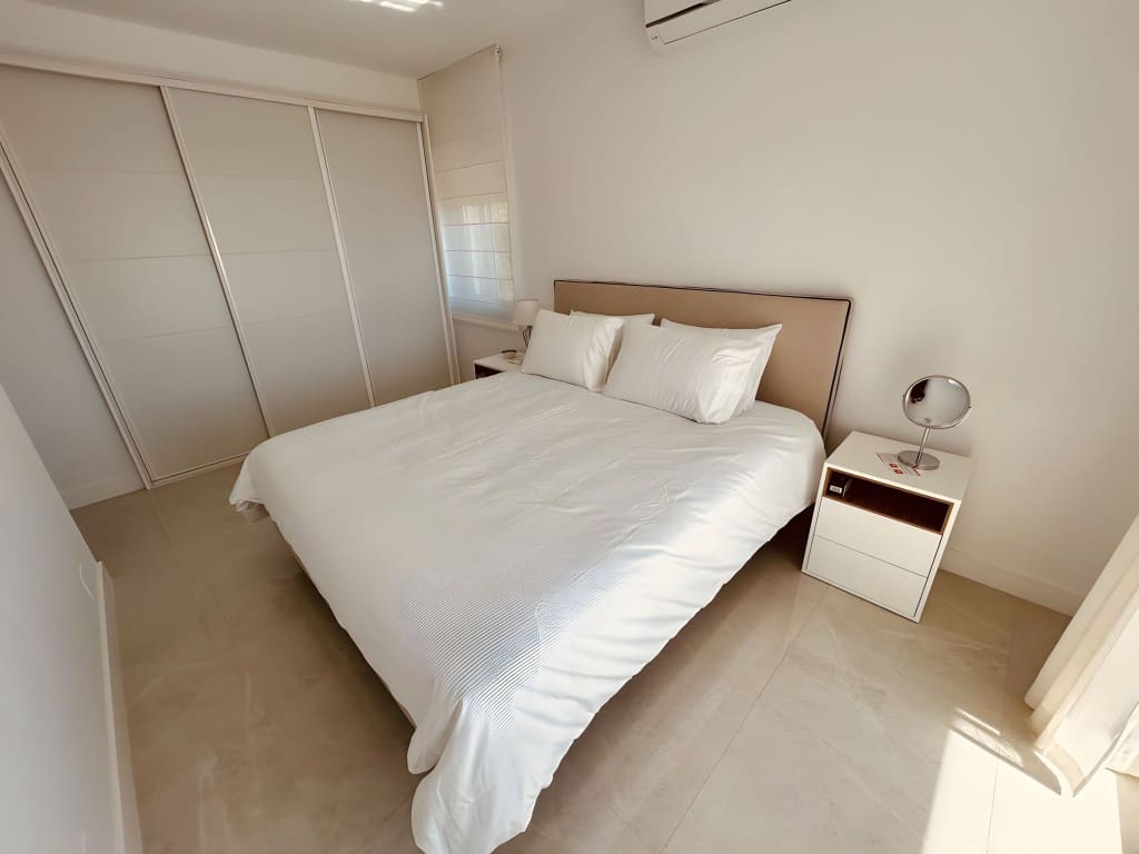 4 chambre Villa/Maison à vendre à La Duquesa / Puerto de la Duquesa avec piscine garage - 1 100 000 € (Ref: 8934985)