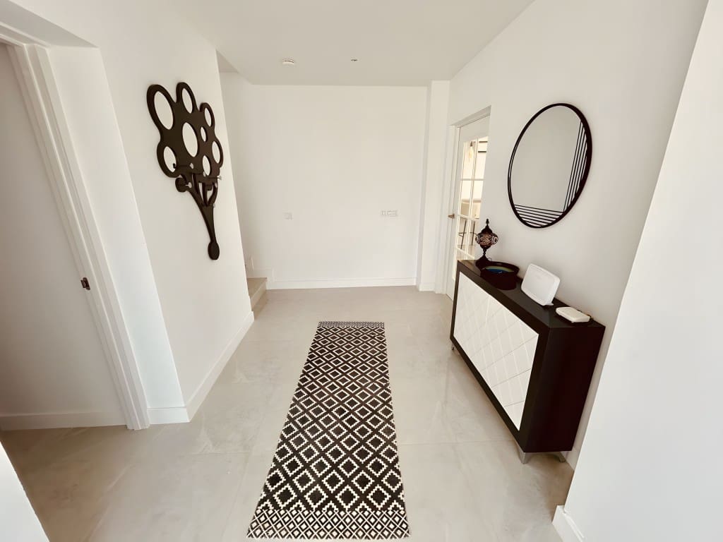 4 chambre Villa/Maison à vendre à La Duquesa / Puerto de la Duquesa avec piscine garage - 1 100 000 € (Ref: 8934985)