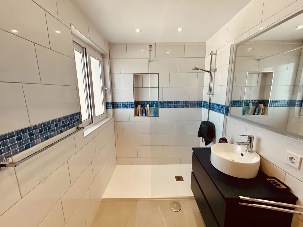 4 chambre Villa/Maison à vendre à La Duquesa / Puerto de la Duquesa avec piscine garage - 1 100 000 € (Ref: 8934985)