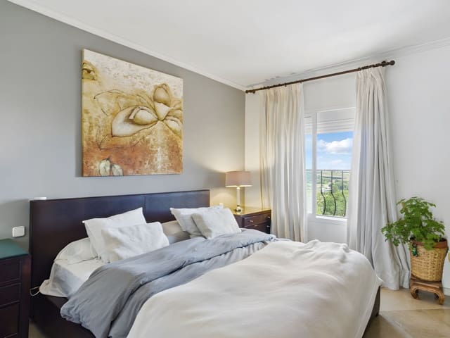 4 chambre Penthouse à vendre à Nueva Andalucia, Marbella avec piscine - 670 000 € (Ref: 8936713)