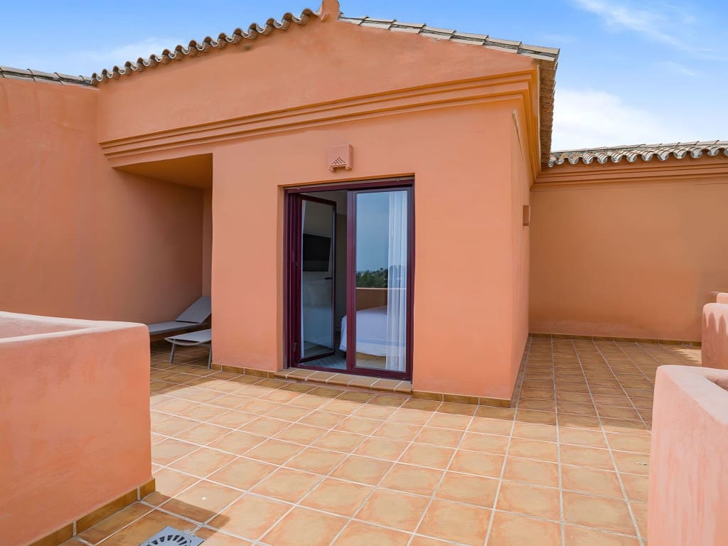 3 soveværelse Penthouse til salg i Benahavis med swimmingpool garage - € 440.000 (Ref: 8940363)