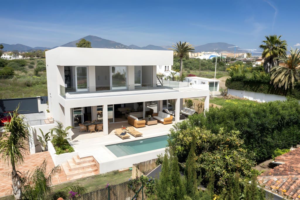 Chalet de 5 habitaciones en San Pedro de Alcantara en venta con piscina garaje - 2.950.000 € (Ref: 8951816)