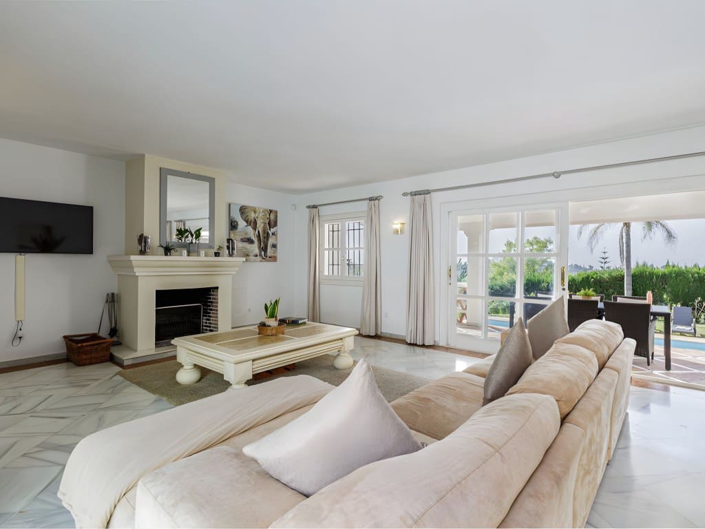 5 slaapkamer Villa te koop in Benahavis met zwembad garage - € 1.750.000 (Ref: 8960073)