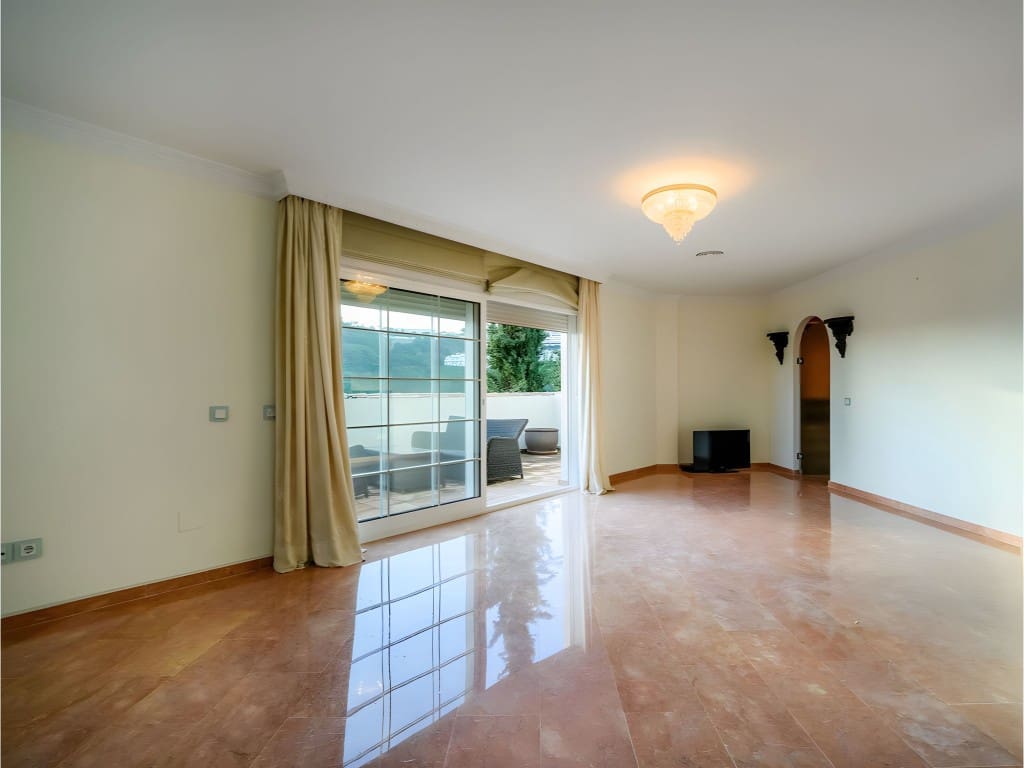 6 sovrum Villa till salu i La Quinta med pool garage - 3 500 000 € (Ref: 8960074)