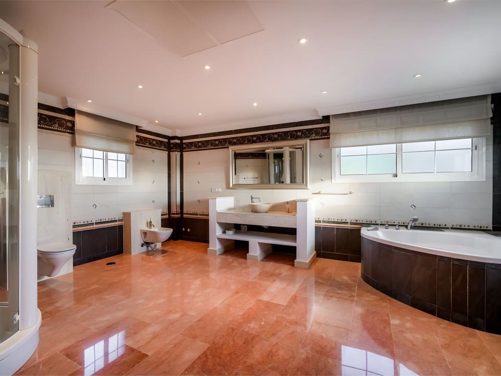 6 sovrum Villa till salu i La Quinta med pool garage - 3 500 000 € (Ref: 8960074)